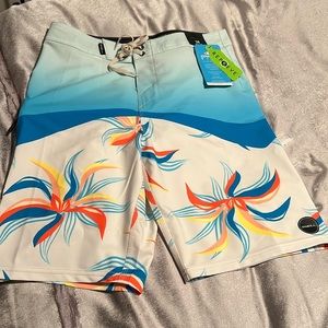 NWT ONEILL BOARD SHORT
